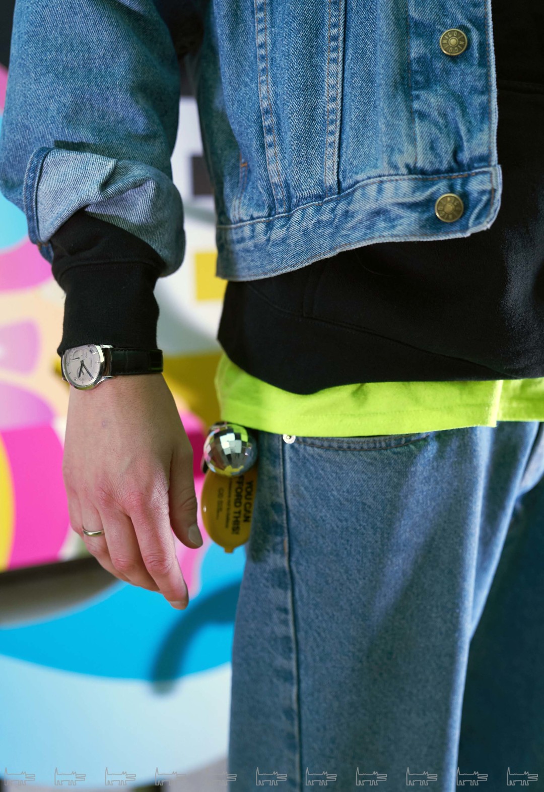 На Кирилле: свитшот группы «Мумий Тролль», футболка Public Possession, куртка из контрабандного груза из 90-х