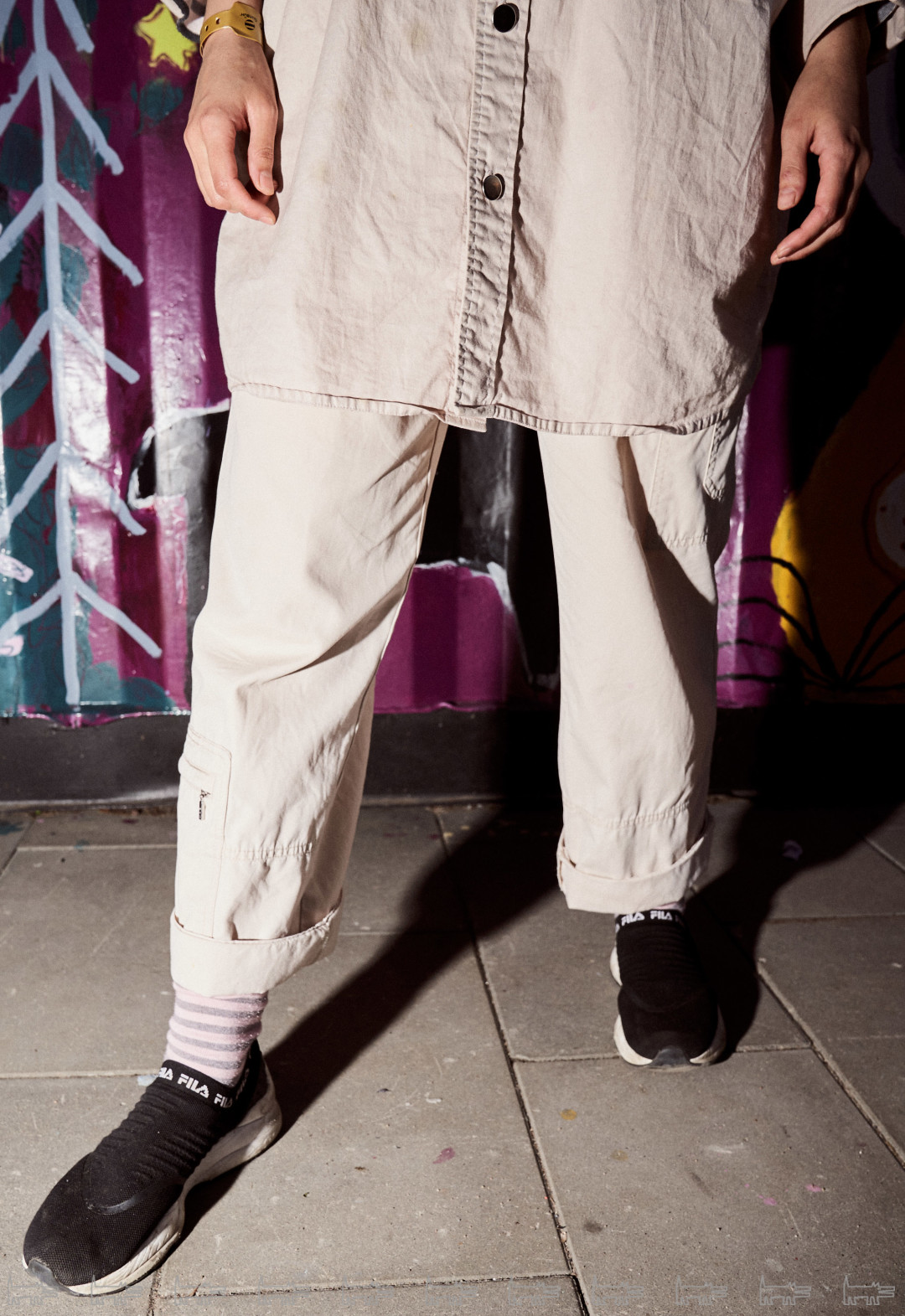 На Соне: рубашка и брюки из московских секонд-хендов, обувь FILA
