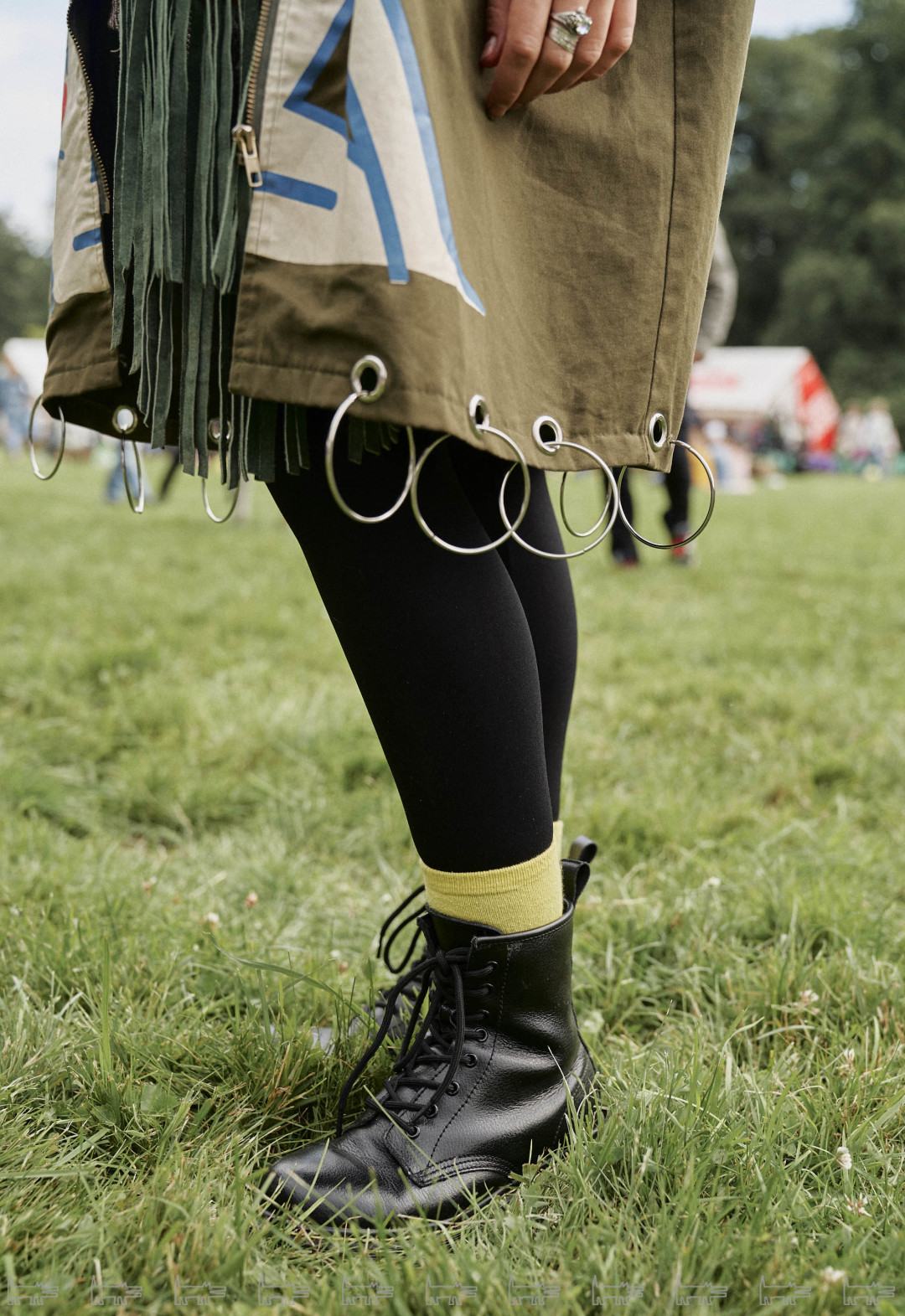 На Таре: куртка с бангкокского блошиного рынка, индийская сумка, шляпа, подаренная свекровью