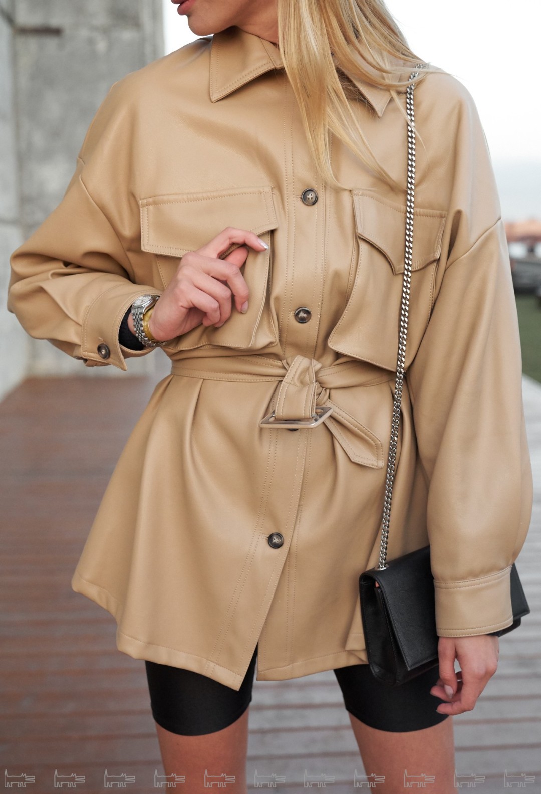 На Татьяне: куртка Opening, сумка Saint Laurent, обувь Maison Margiela