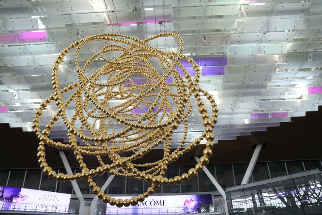 «Космос». Художник — Жан-Мишель Отониэль