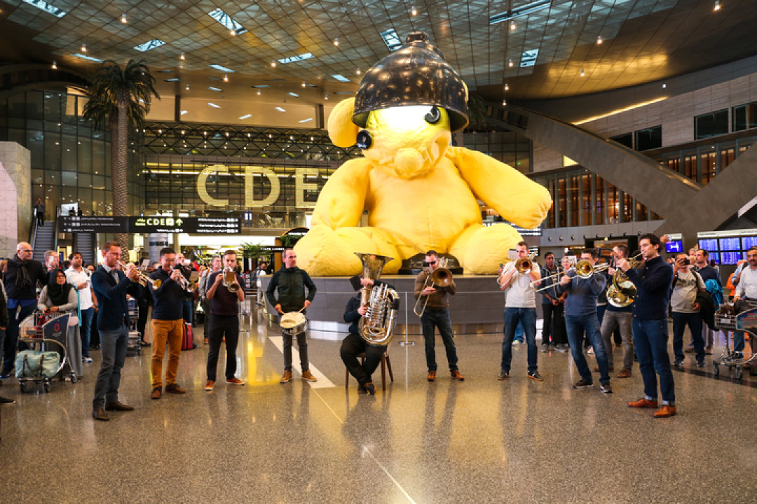 «Lamp Bear». Художник — Урс Фишер