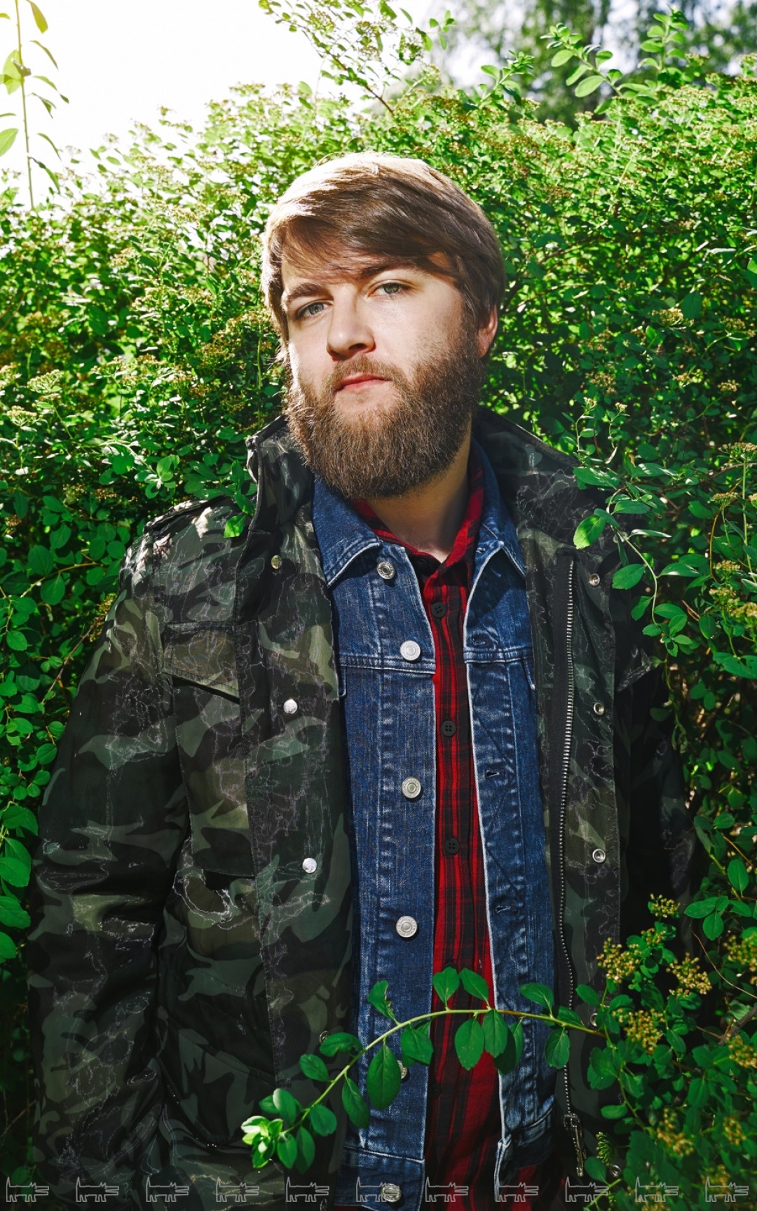 Владимир Николаев. На Владимире: рубашка Marcelo Burlon , джинсовая куртка Givenchy , куртка Alexander McQueen (все — ДЛТ)