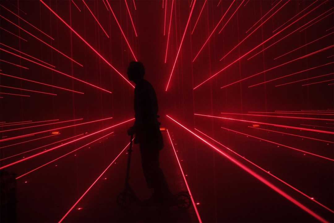 Инсталляция Outlines