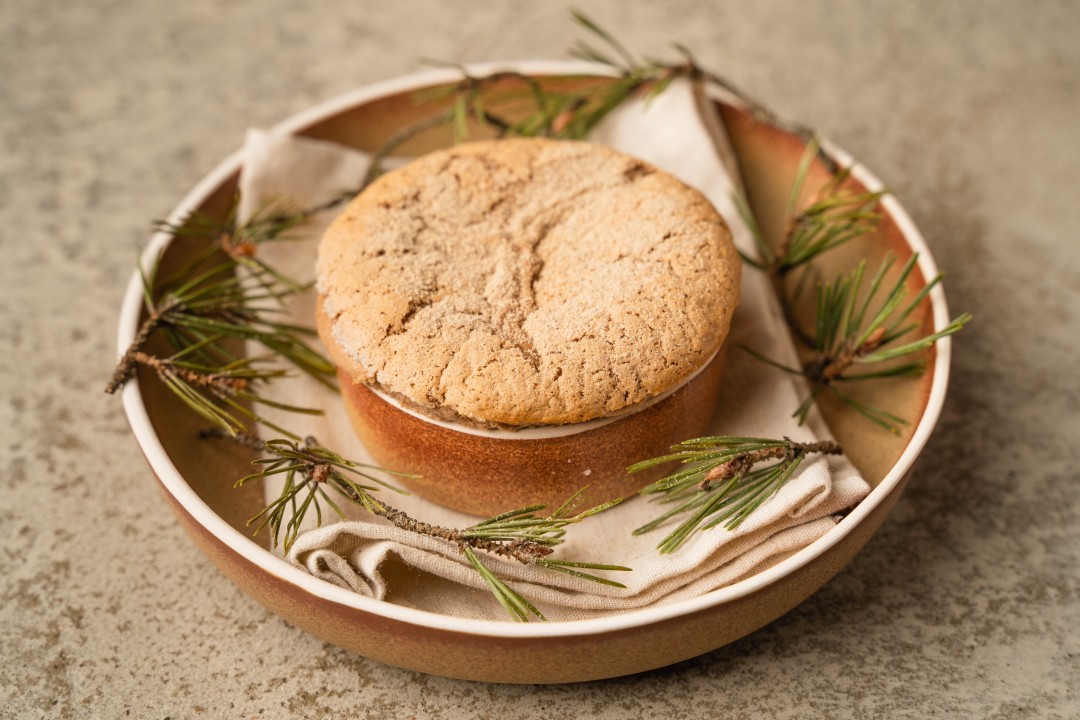 Шоколадное суфле с соусом из белых грибов