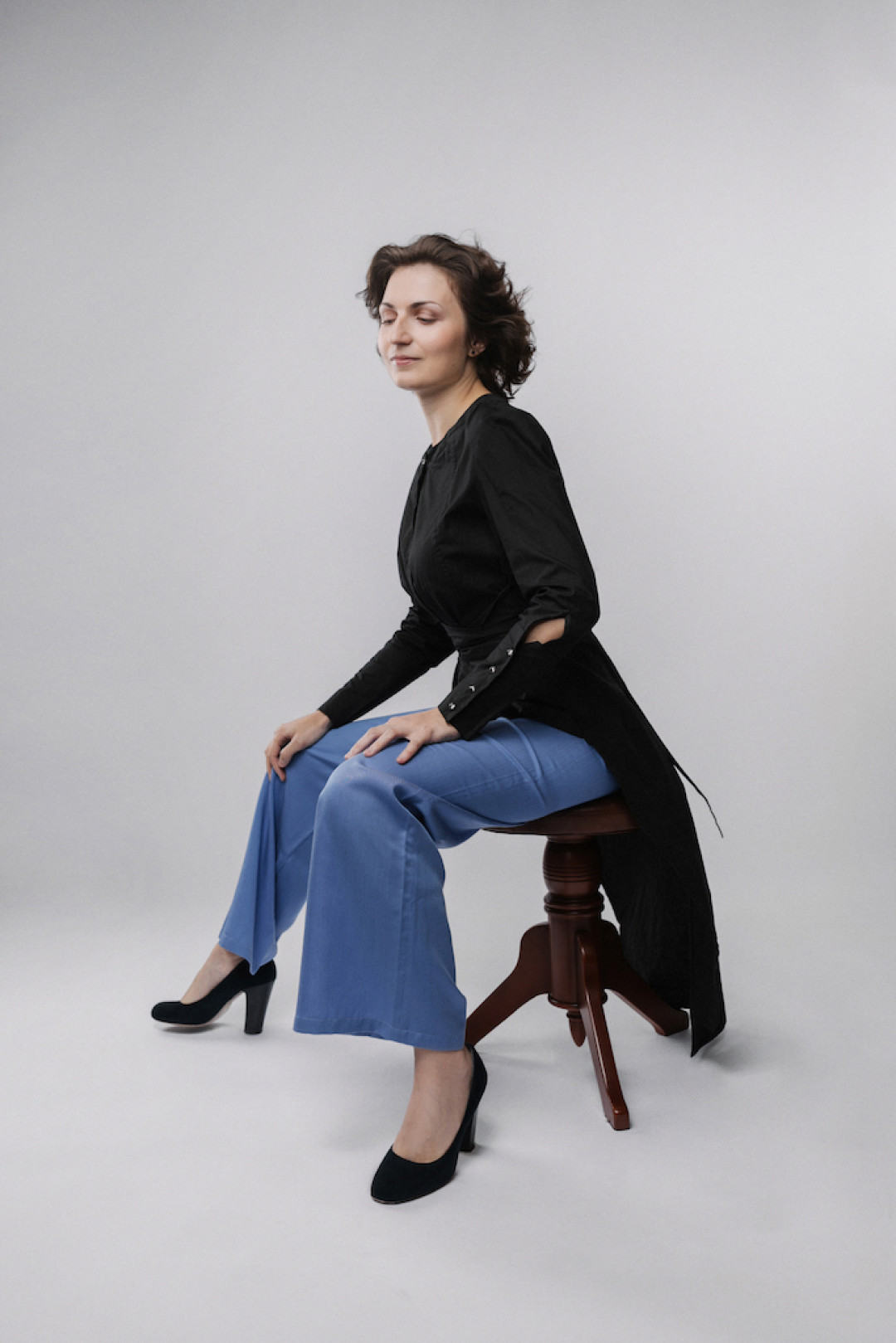 На Полине Моховой: рубашка Oneplanet, брюки Vipers