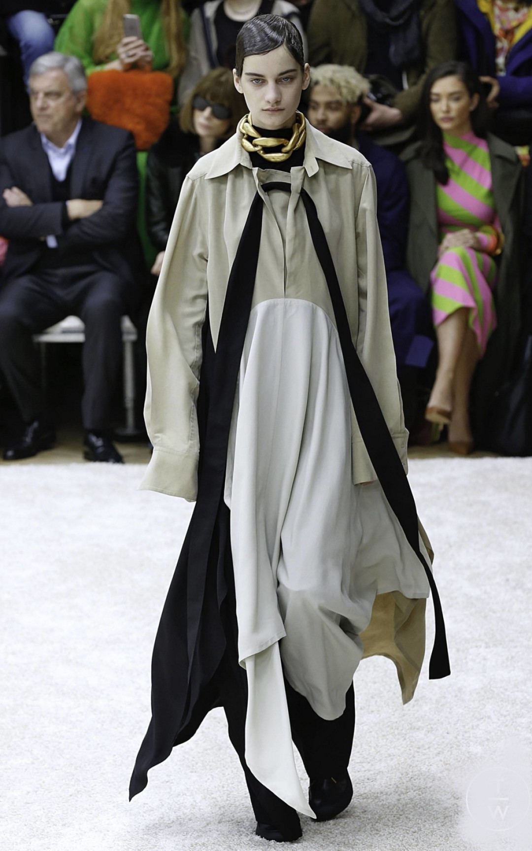 На счету воспитанницы Aurora Model Management Алины Болотиной кутюрные показы Chanel, Fendi, Valentino, шоу Dries Van Noten, Dolce & Gabbana и Prada