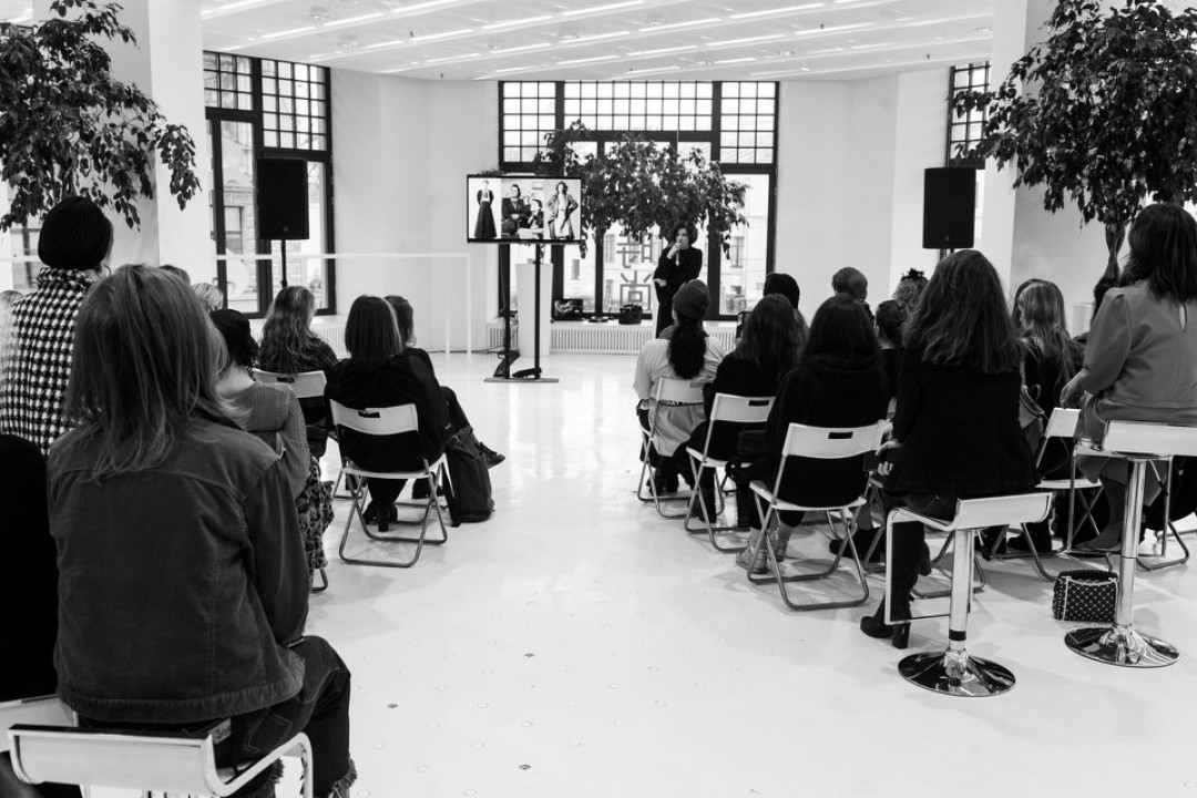 Лекция историка моды Мэган Виртанен в Au Pont Rouge, фото Дмитрия Колесова