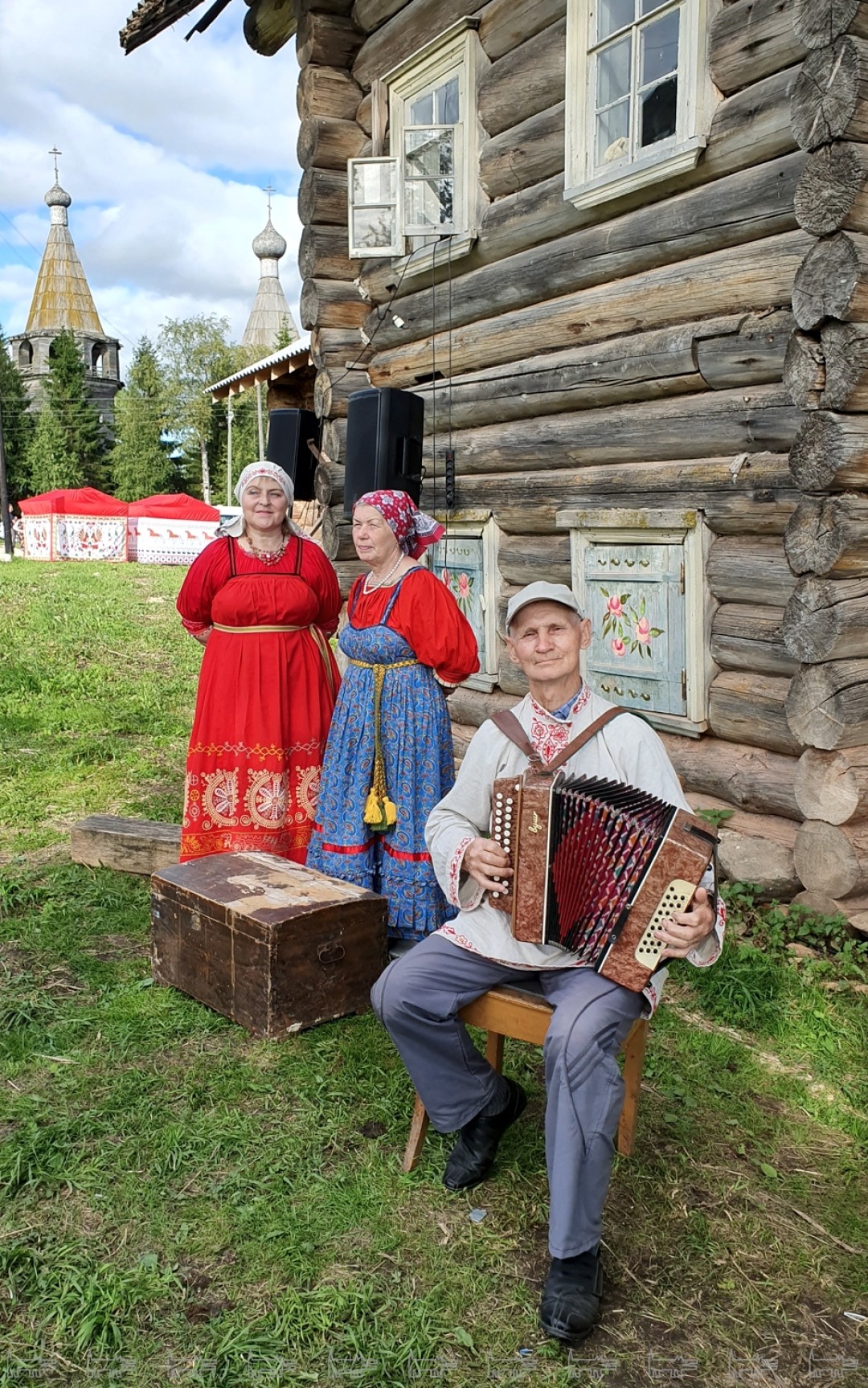 Жители деревни «Ошевенский погост»