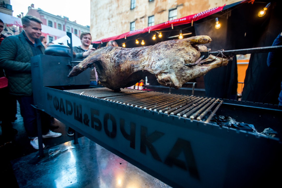 Ягненок на вертеле