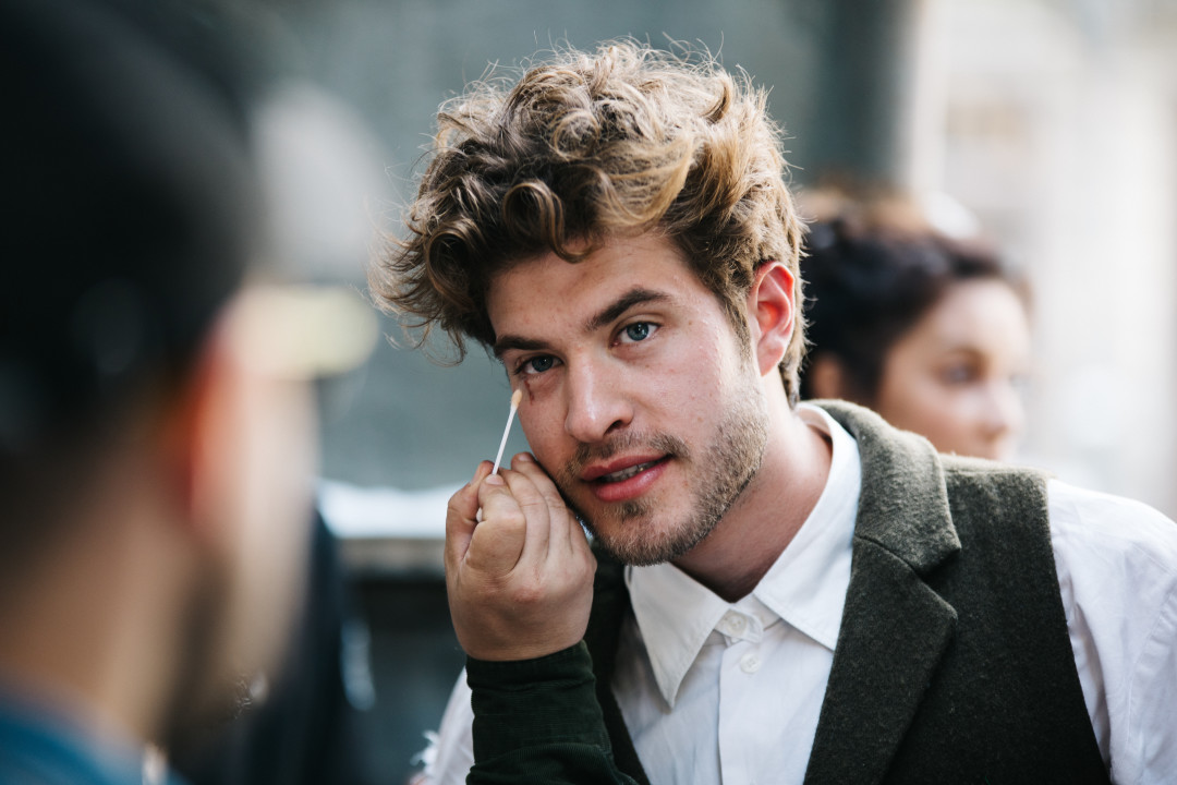 «Бэйл - лидер повстанцев, которых не устраивают установленные в закрытом городе порядки, - рассказывает сыгравший его Глеб Бочков. – В итоге он берет