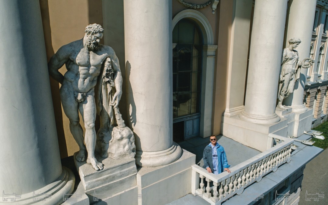 Куртка Juun. J, рубашка Balenciaga (все — ДЛТ)