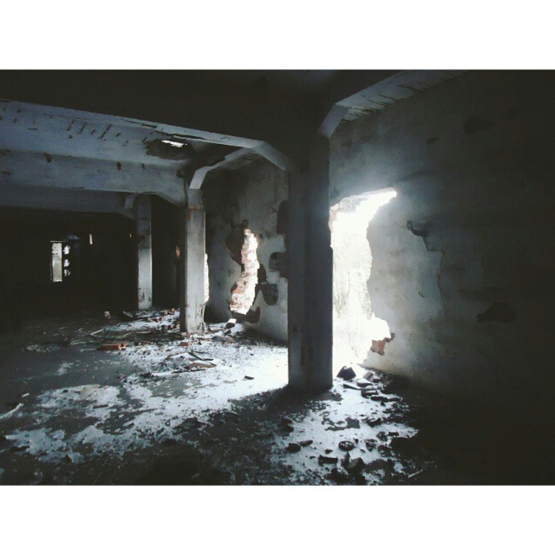 Здание внутри, фото @quire_ex, 2014 год