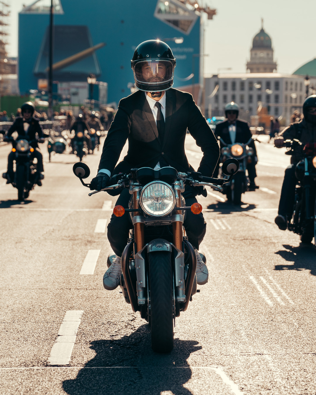 Distinguished gentleman. Gentleman's Ride 2022. Мотопробег джентльмен Райд. Gentleman's Ride стиль. Gentleman Ride 2021 Москва.