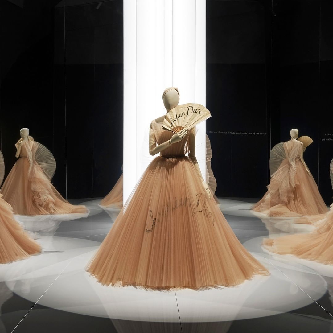 Выставка «Christian Dior: Designer of Dreams» в Музее Виктории и Альберта