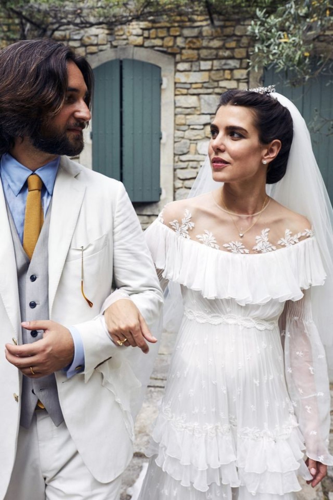 Шарлотта Казираги в платье Giambattista Valli