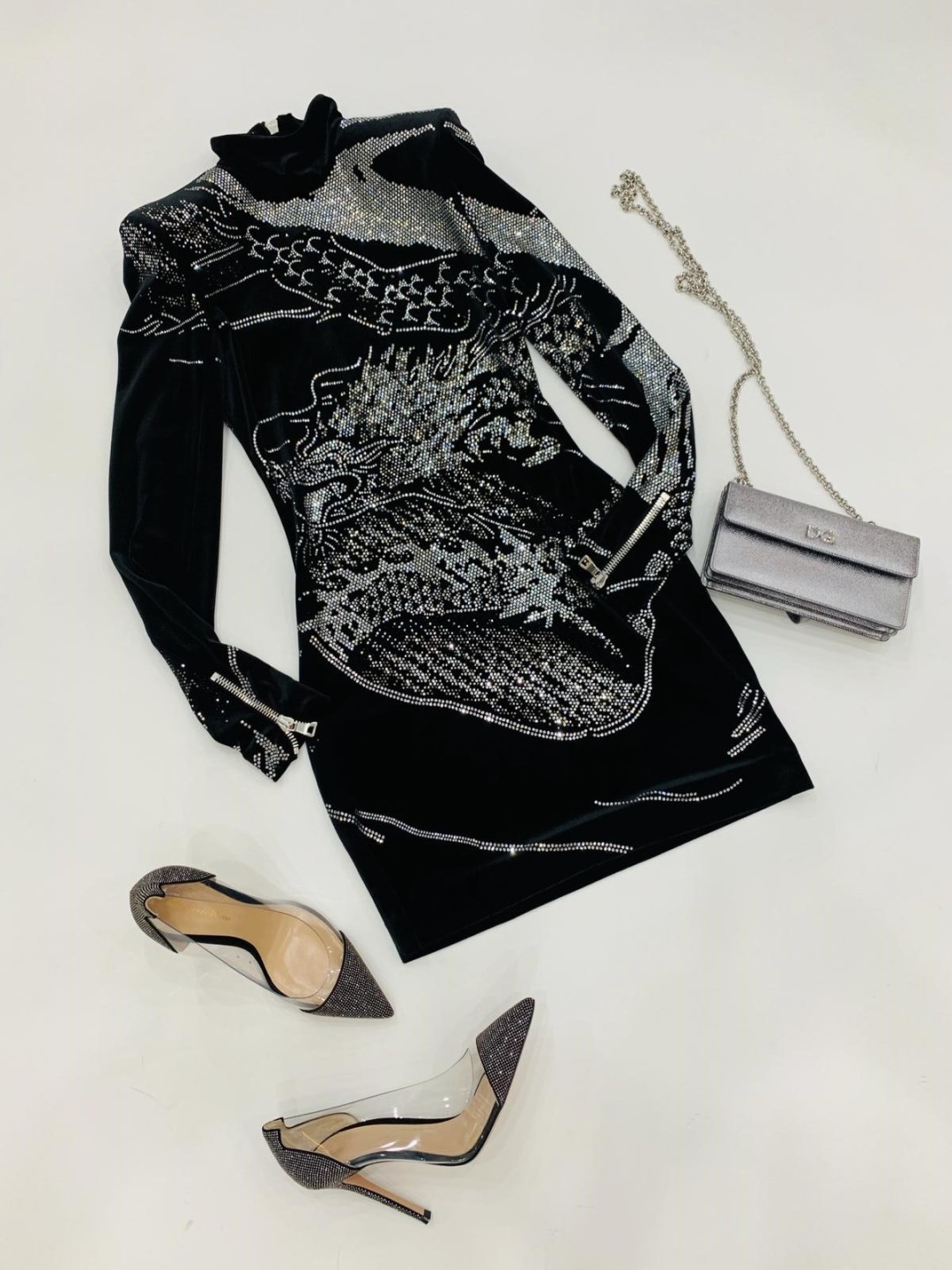 Платье Balmain, сумка Dolce&Gabbana, туфли Gianvito Rossi - надеть самой или отправить Еве в подарок?