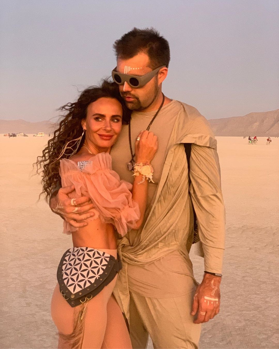 Певица Саша Зверева с женихом. Фото: @sashazvereva