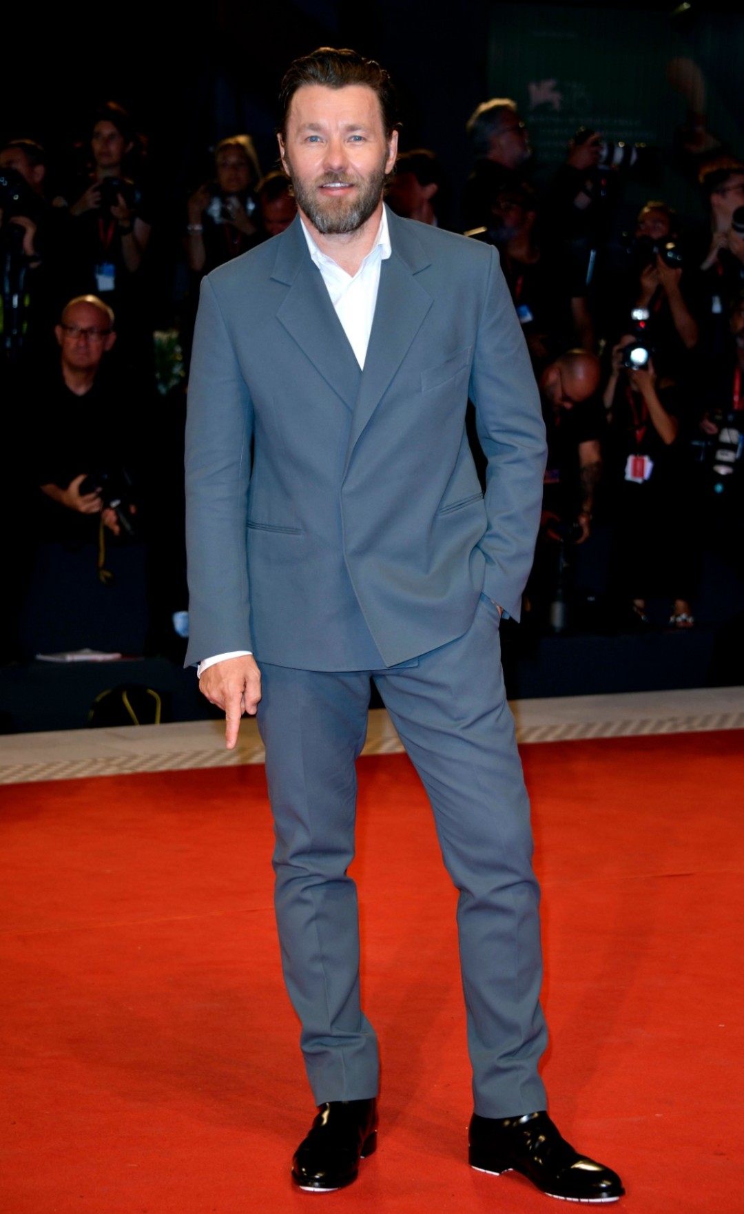 Джоэл Эдгертон на премьере фильма «Король»