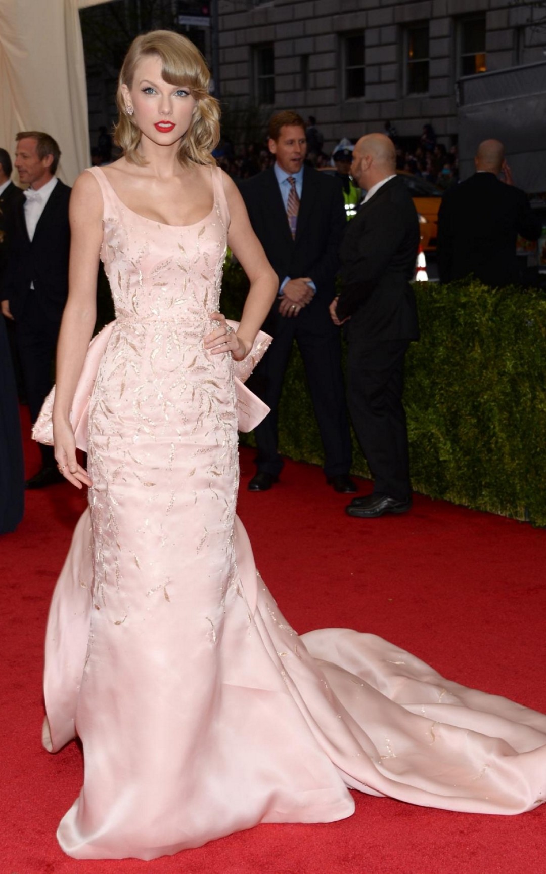 В Oscar de la Renta на балу Met Gala, 2014