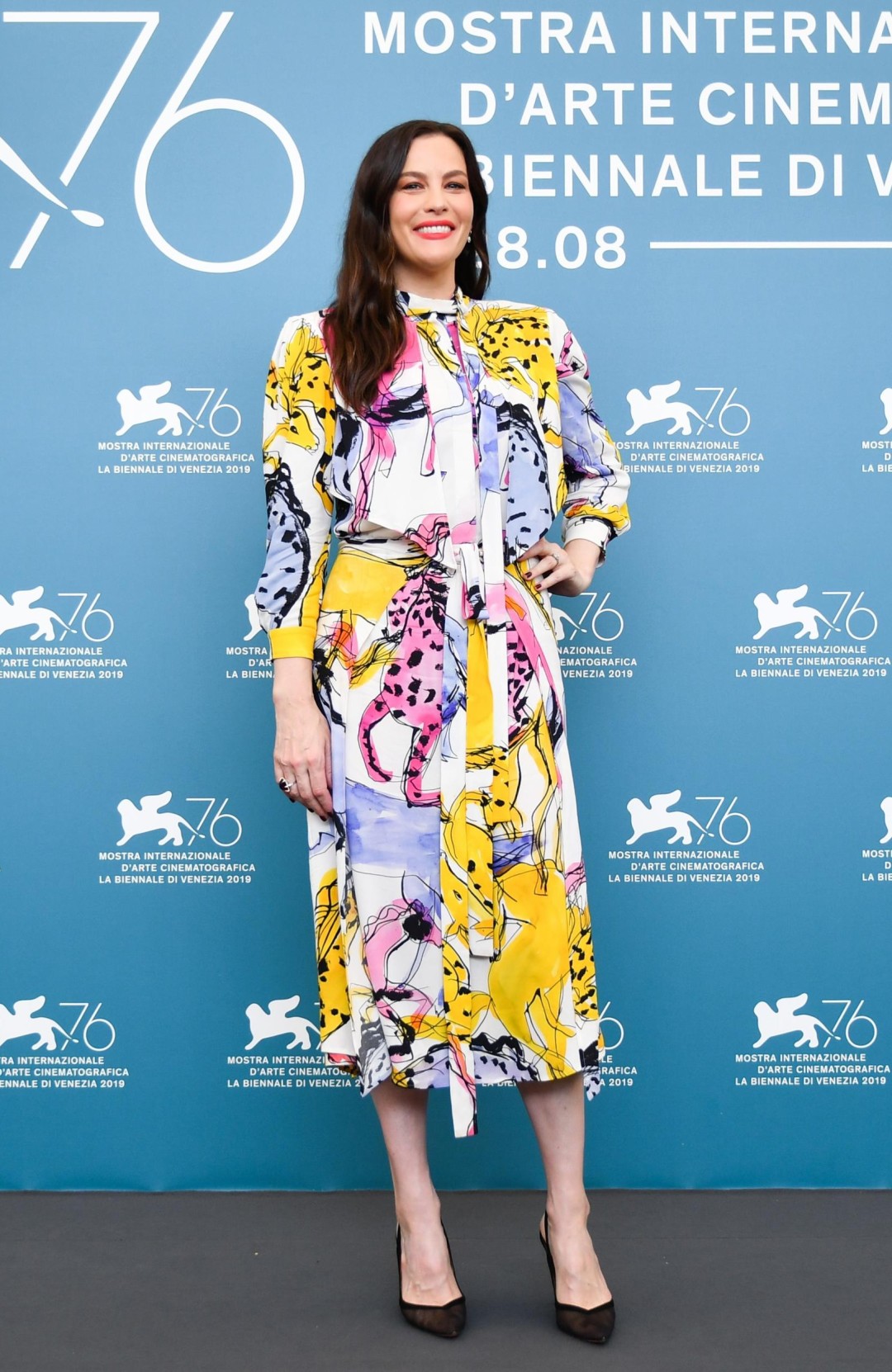 Лив Тайлер в Stella McCartney на фотоколле премьеры фильма «К Звездам»