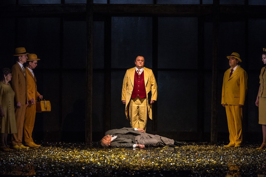 Александр Клюквин в спектакле «Визит старой дамы». Ф. Дюрренматт. Фото: Евгения Люлюкина, 2017 г.