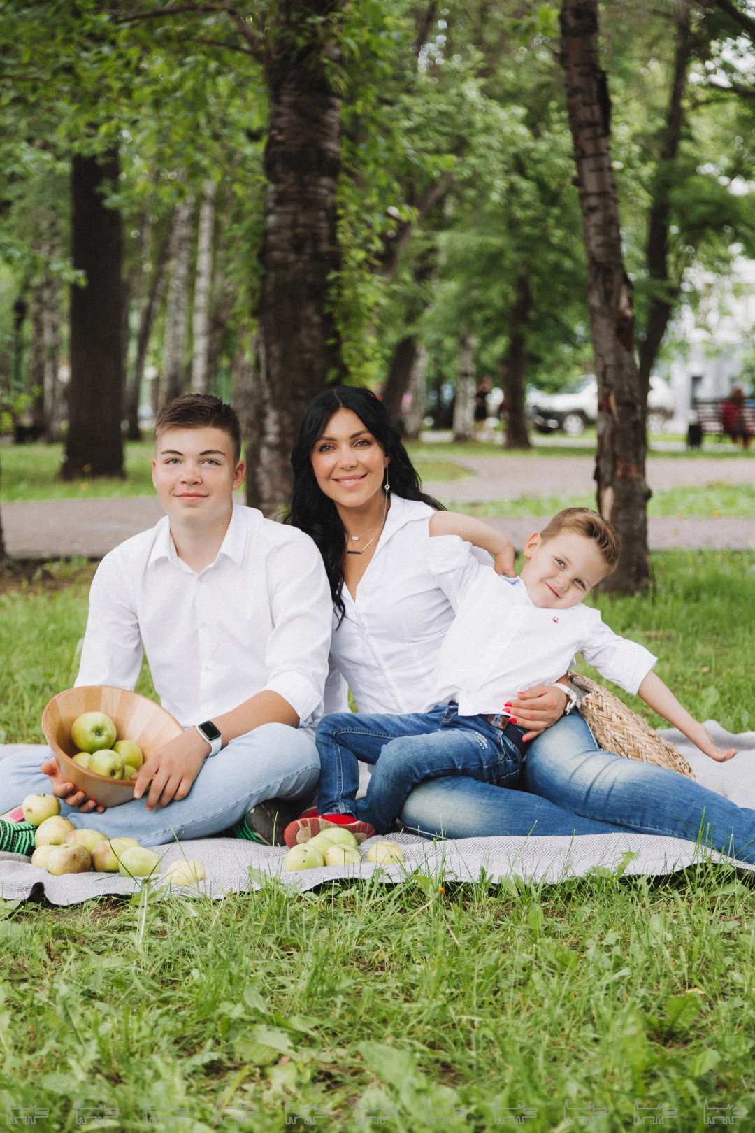 Екатерина Волочкова и ее сыновья Владимир и Семен