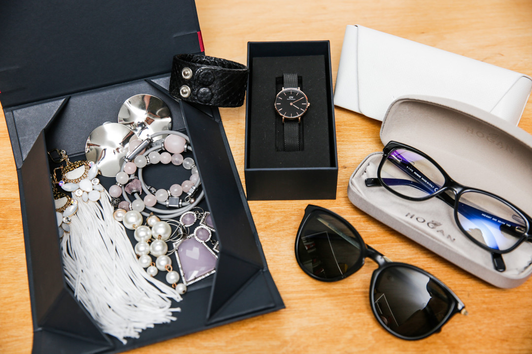 Я не могу обойтись без хорошей обуви, новой пары очков и любимых часов. Мой бренд-фаворит – шведская марка Daniel Wellington, которая делает очень