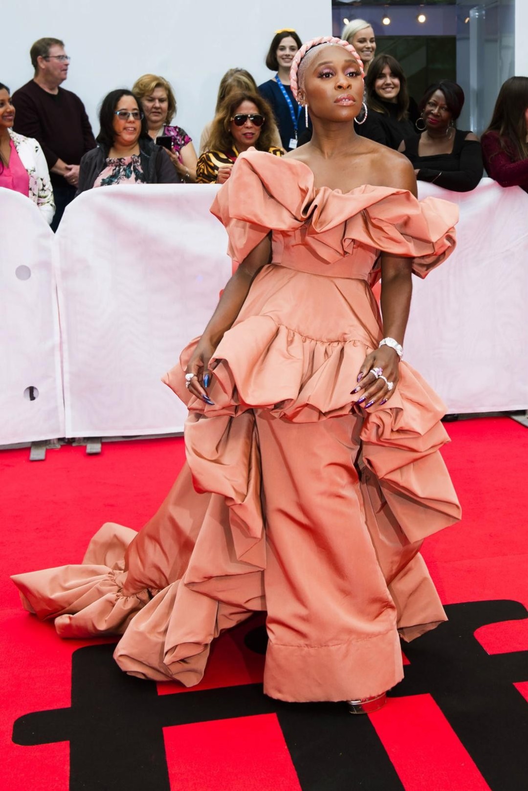 Синтия Эриво в Christian Siriano на премьере фильма «Гарриет»