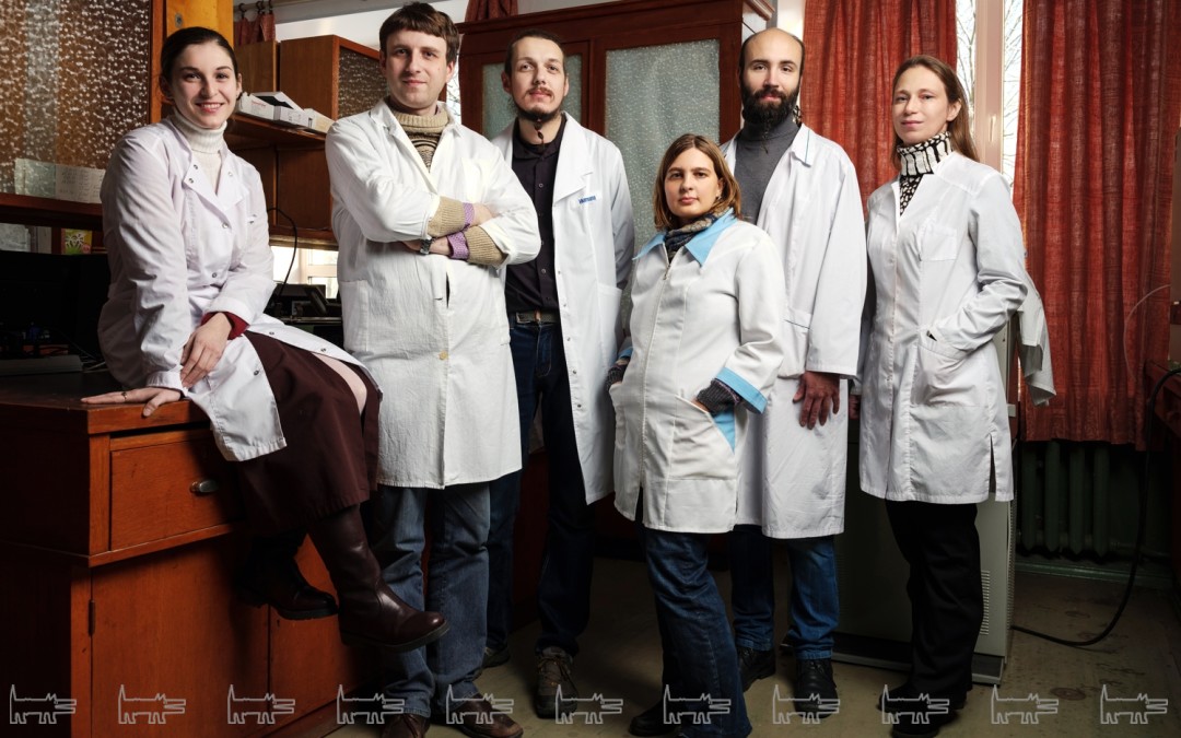 Молодые сотрудники института Анна Левина, Александр Журавлев, Юрий Пунин, Татьяна Зачепило, Александр Беляков и Ксения Баранова — консультанты «Новой