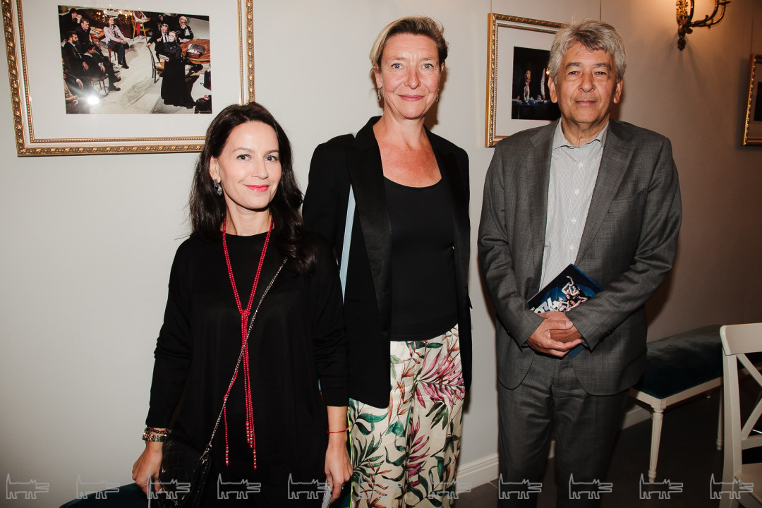 Виктория Лурик, Лионель Вейр, Мелани Пост ван Офем