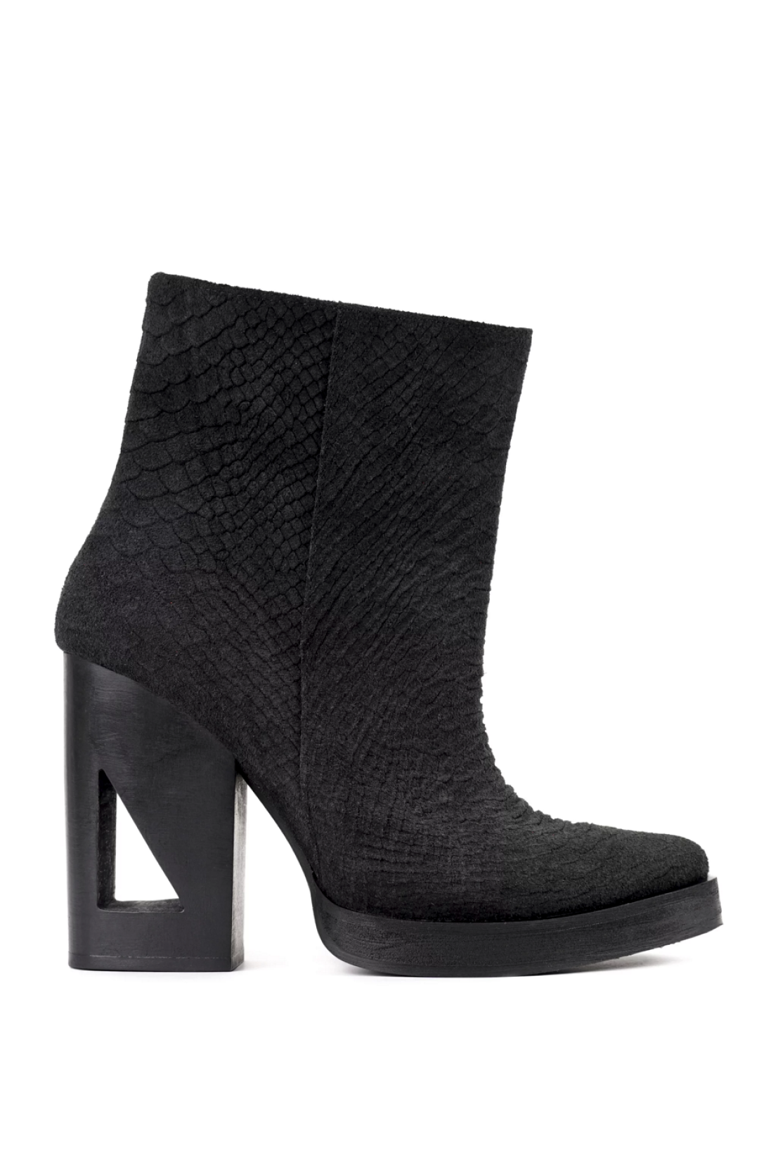 Tamta Shindelishvili, 13 524 рублей (Geasy)