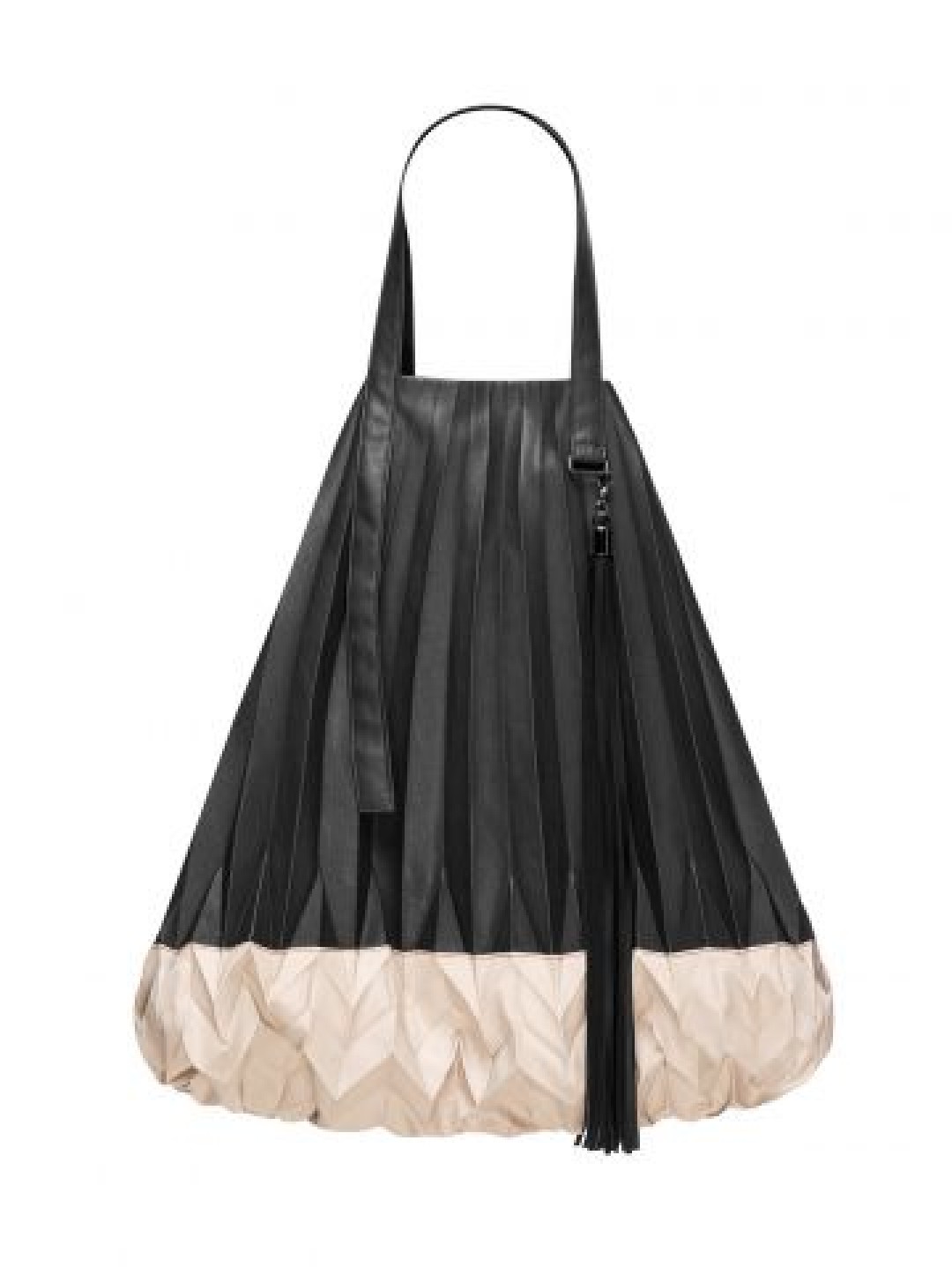 Heritage b это капсульная коллекция, которая представляет собой суть знания эстетики и роста Beatrice. Плиссированная сумка из эко кожи, принтованная