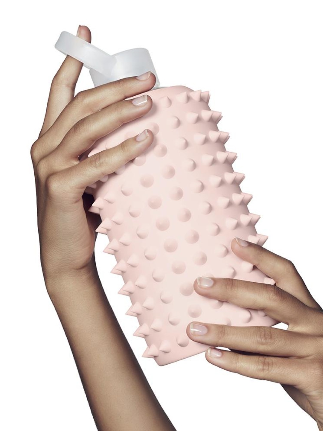 У бутылок bkr есть маленький секрет: в линейке Kiss Kit в крышку при желании встраивается бальзам для губ.