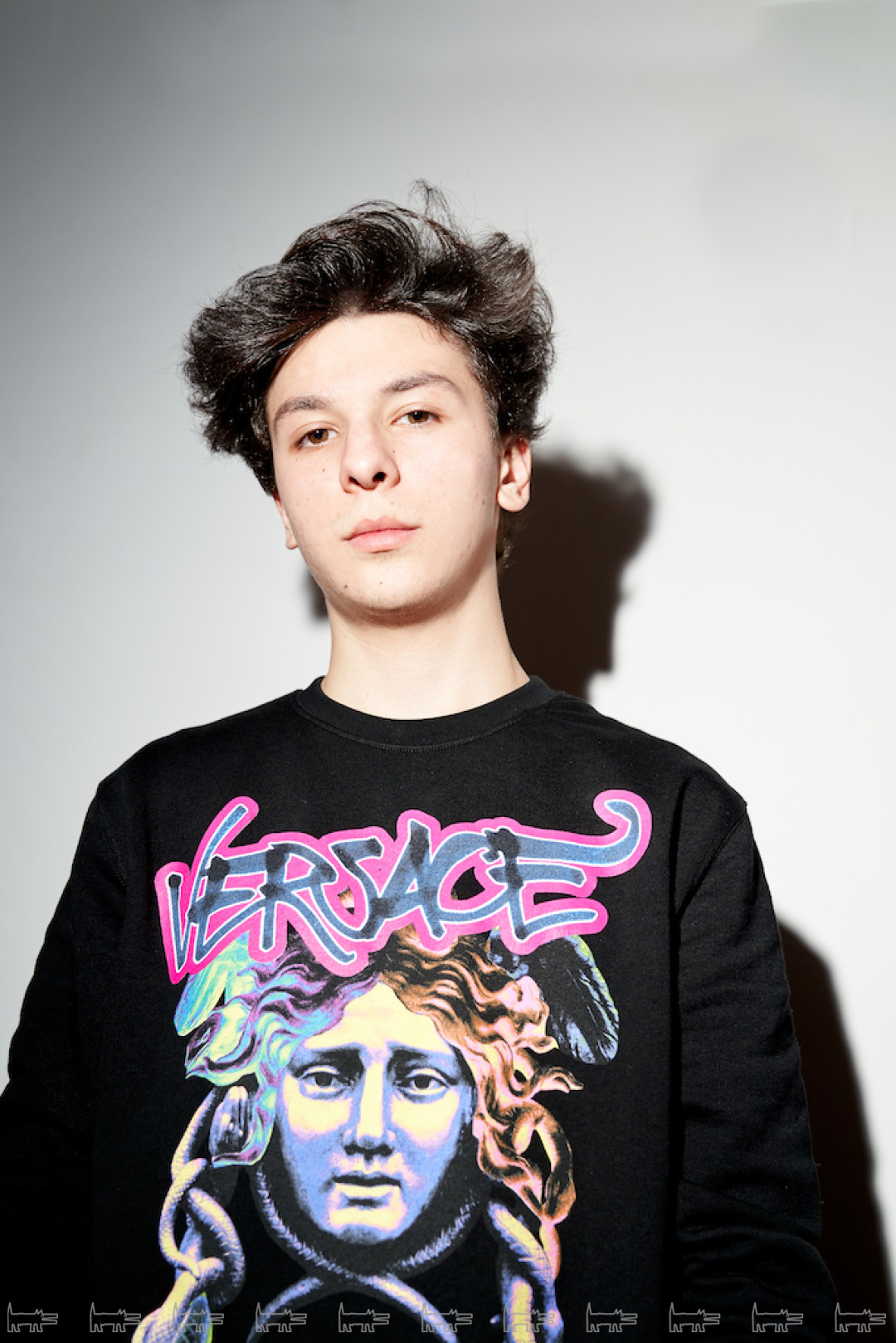 На Андрее: свитшот Versace