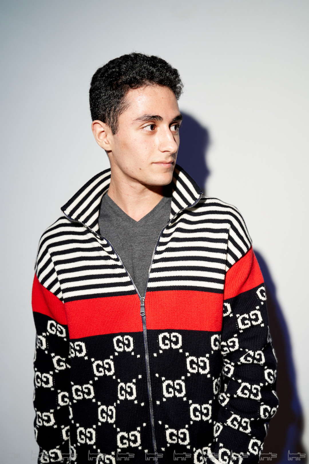 На Дэниэле: кофта Gucci, футболка Loro Piana