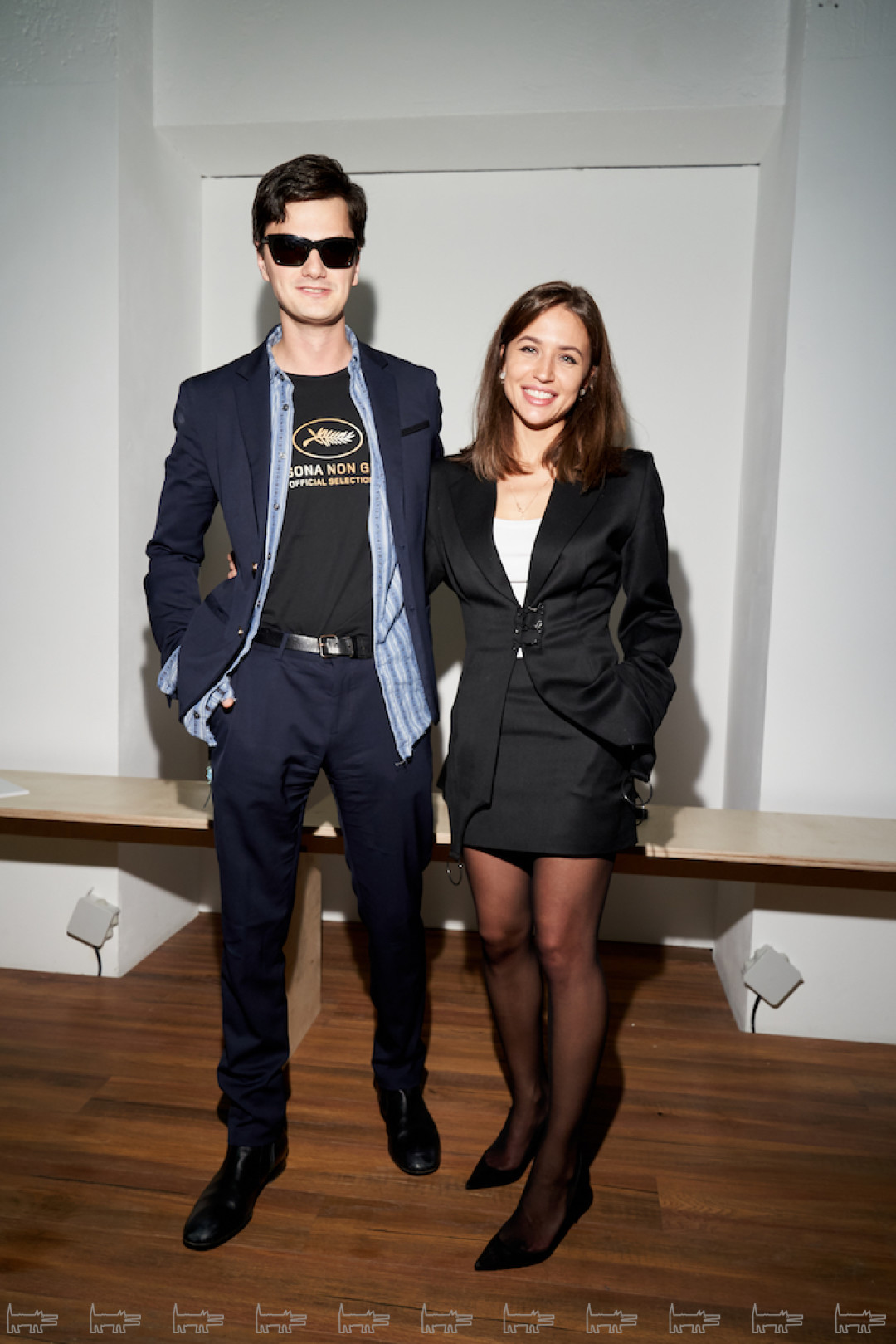 На Антоне: костюм Pierre Balmain, рубашка Alchemist, футболка напечатана на заказ, дань уважения режиссеру Ларсу фон Триеру, ботинки Maison Martin