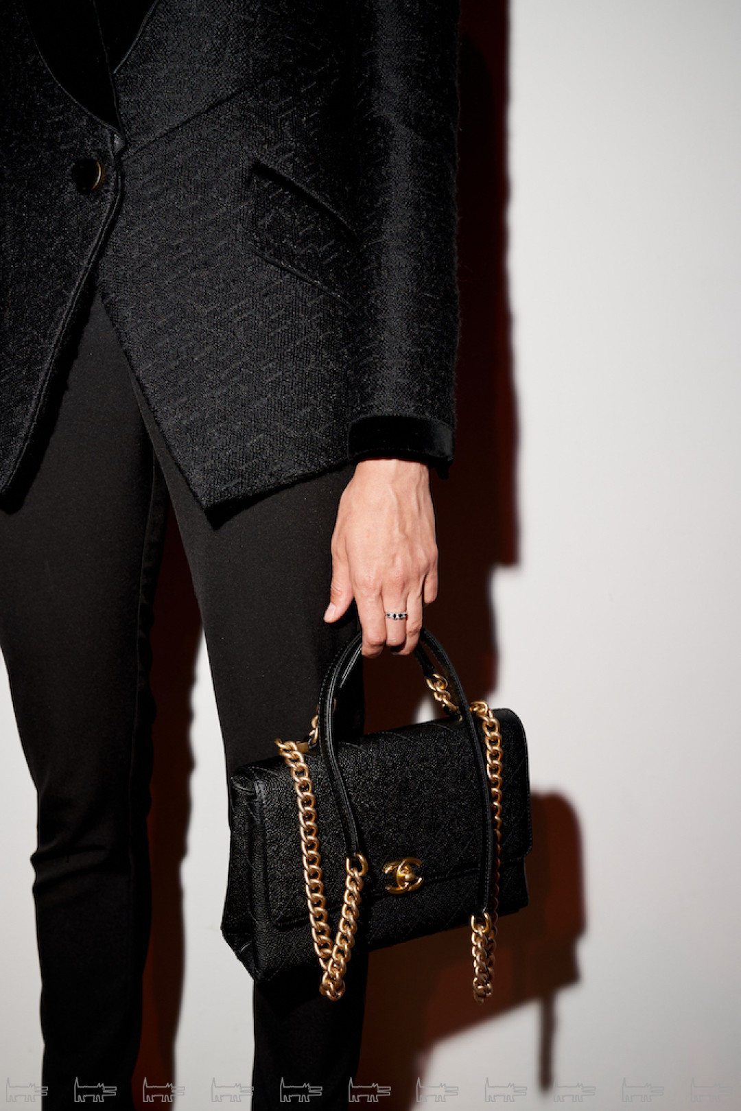 На Гале: жакет Proenza Schouler, брюки Ianis Chamalidy, сумка Chanel