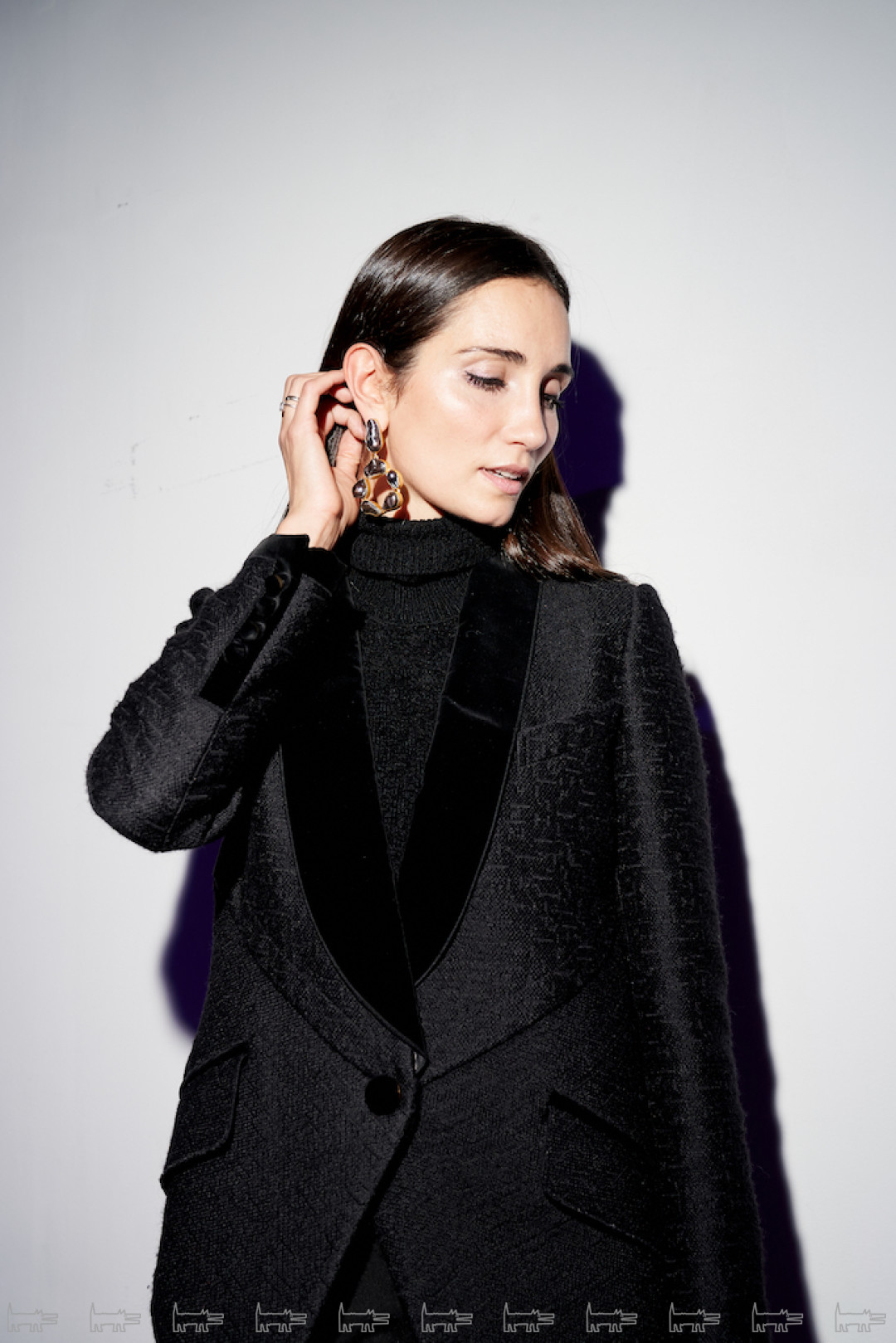 На Гале: бадлон Jana Segetti, жакет Proenza Schouler, серьги StoneAffair