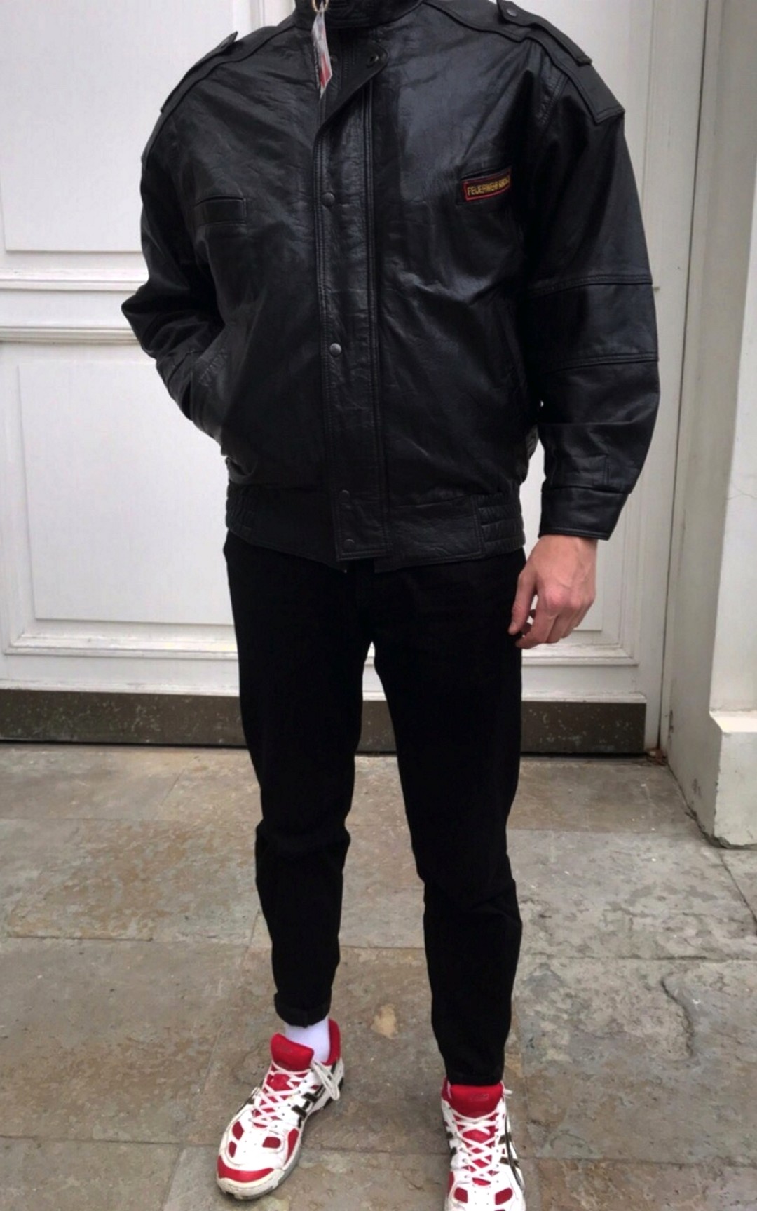 Куртка — из плотной кожи, размер L, 2800 рублей («Пентагон»)