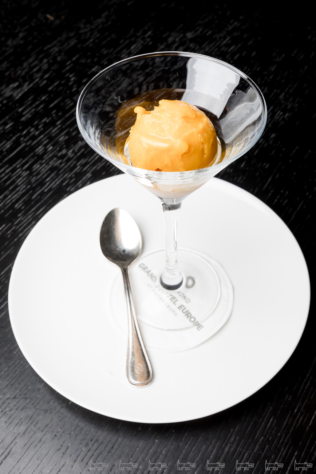 Манговый сорбет с оливковым маслом, морской солью и виски