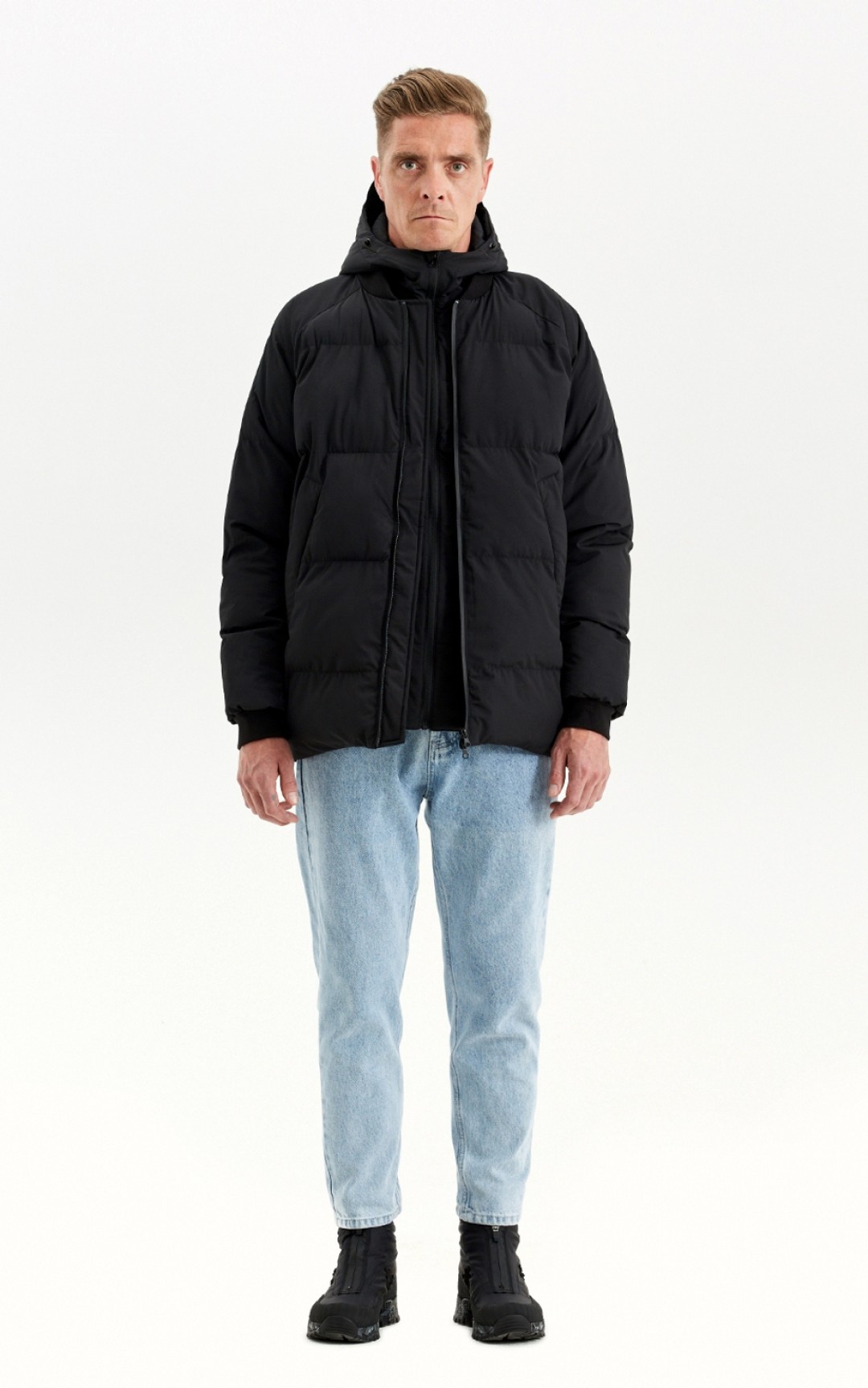 Унисекс-пуховик S H U, 13 900 рублей (S H U)