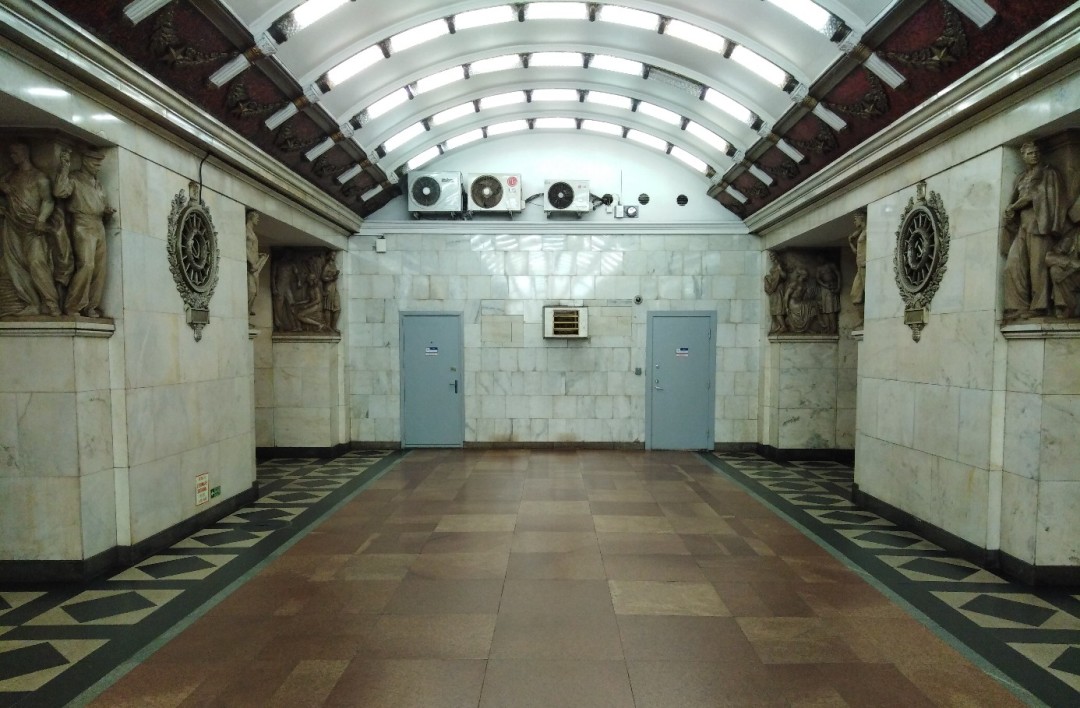 Отсутствующий Сталин на Отсутствующий Сталин на Нарвской