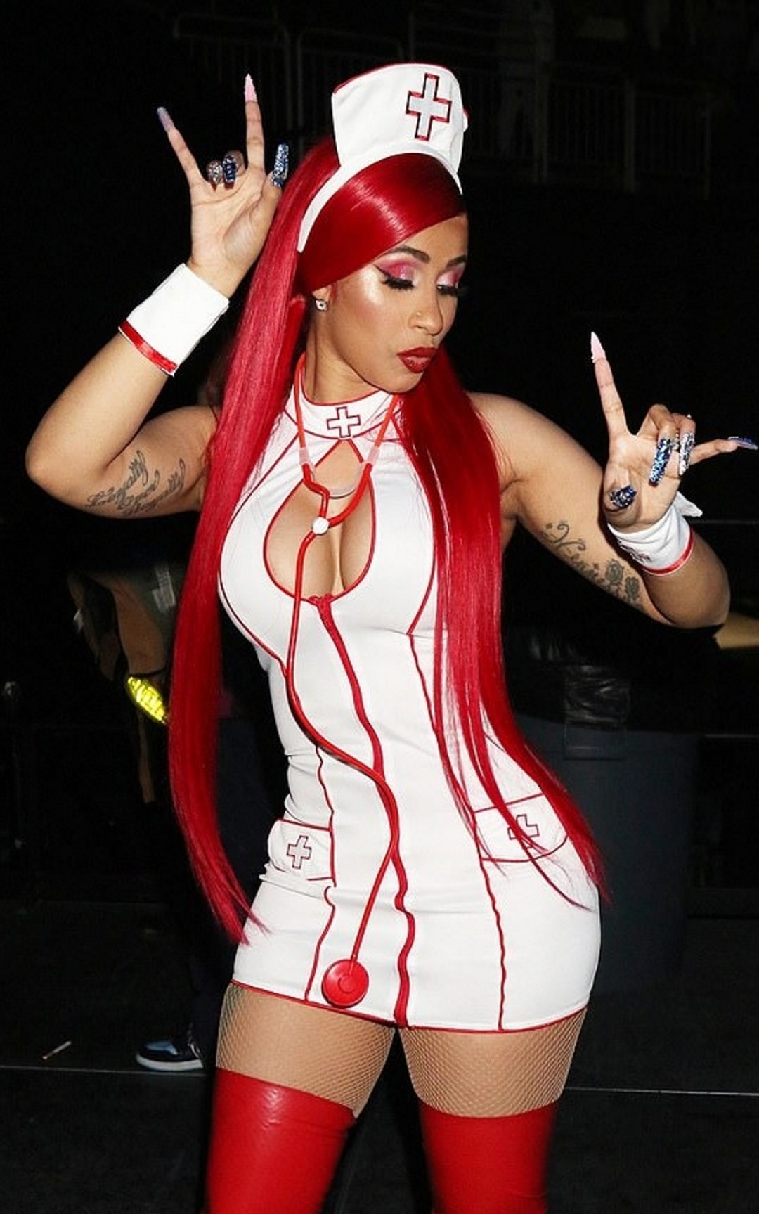 Карди Би в образе медсестры