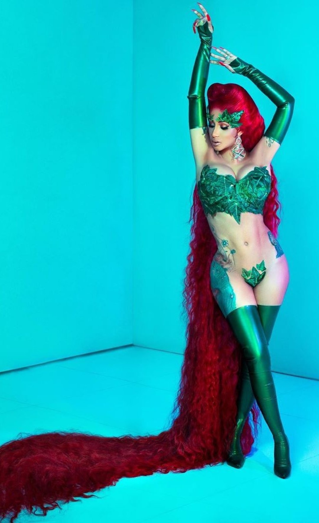 Карди Би в образе Плюща