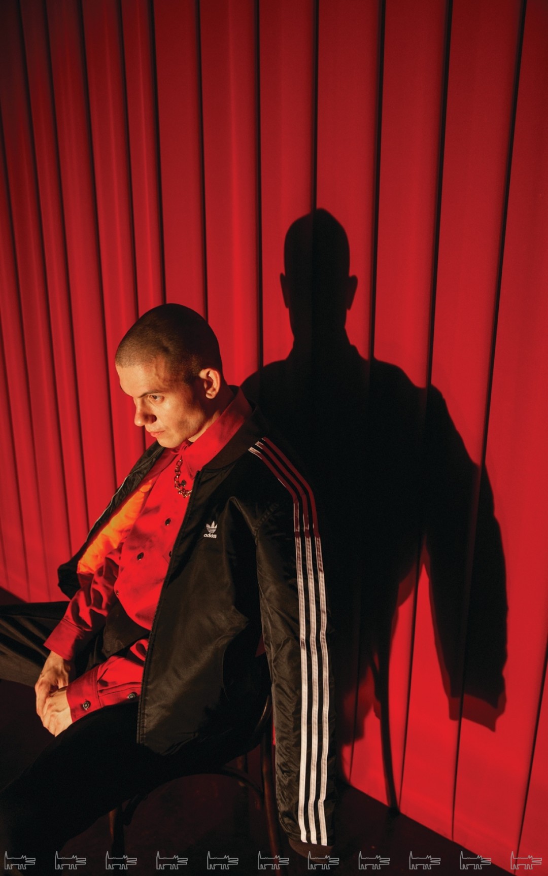 На Николае: бомбер adidas Originals, рубашка Raf Simons (ДЛТ), брюки Dior