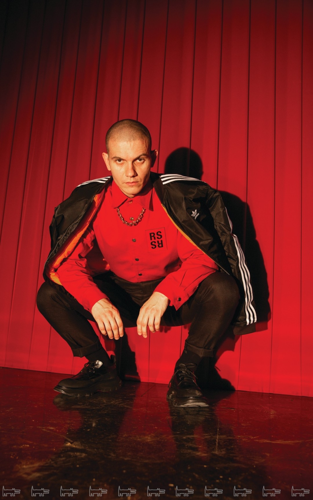 На Николае: бомбер adidas Originals, рубашка Raf Simons
