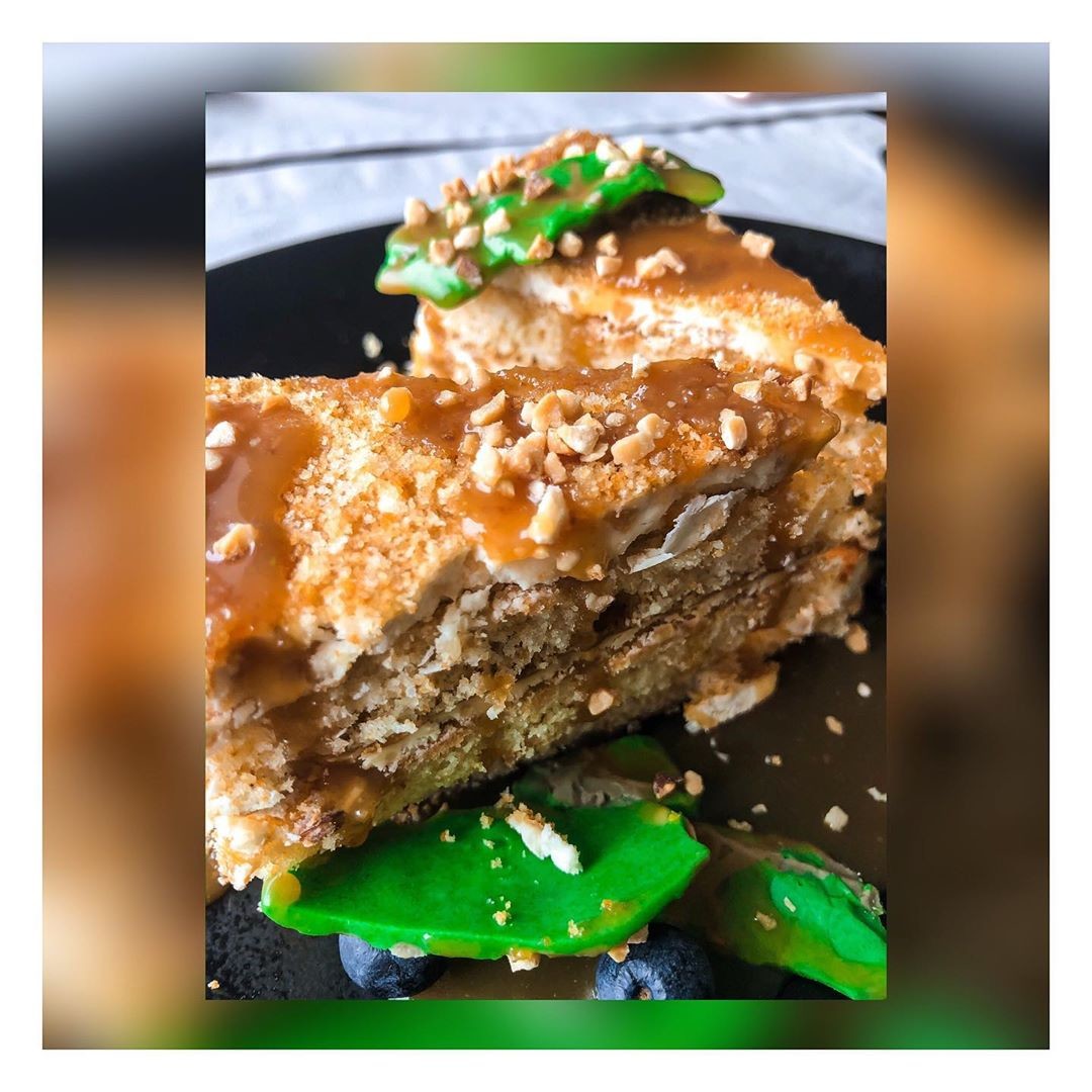 РЕСТОРАН "BELLISSIMO" нежнейший медовый бисквит, с нотками солёной карамели