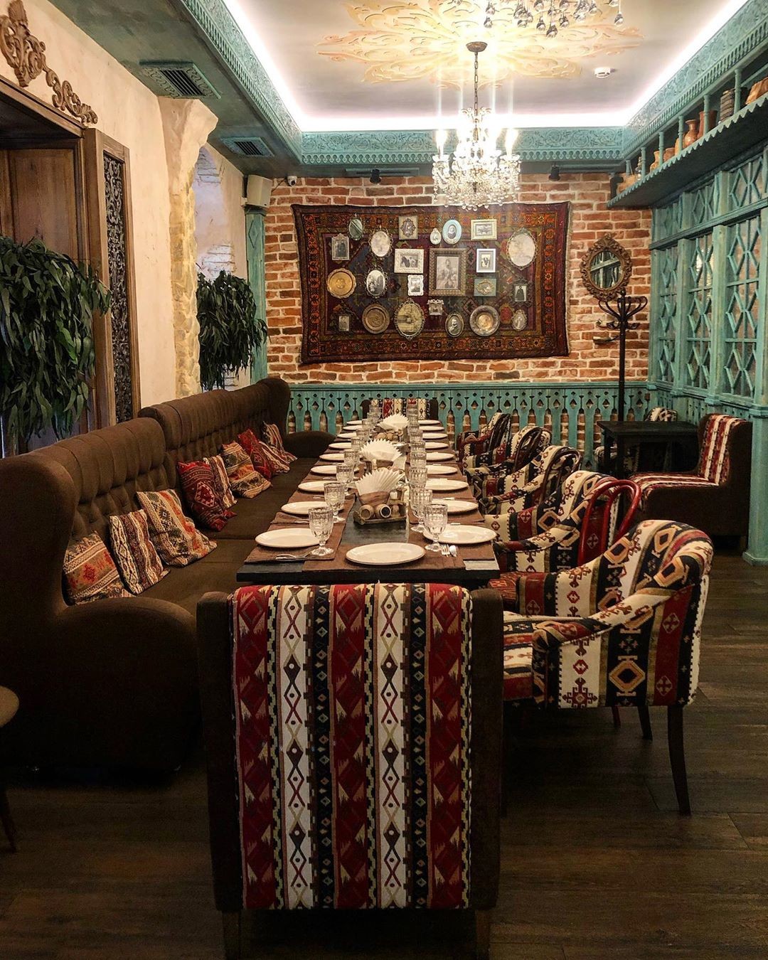 РЕСТОРАН "КАВКАЗСКИЙ ДВОРИК"