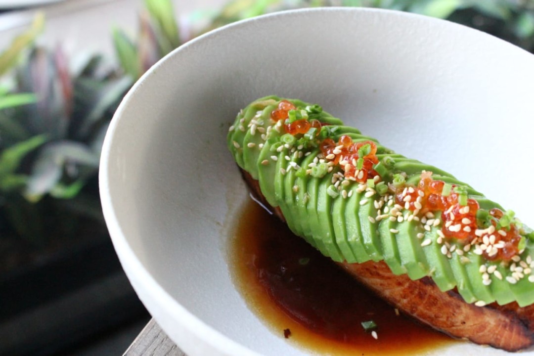 LOUNGE CAFE Лосось, авокадо, унаги